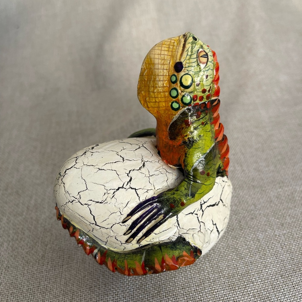 Vtg Mexican Ceramic Hatching Egg with Lizard  Artist Signed